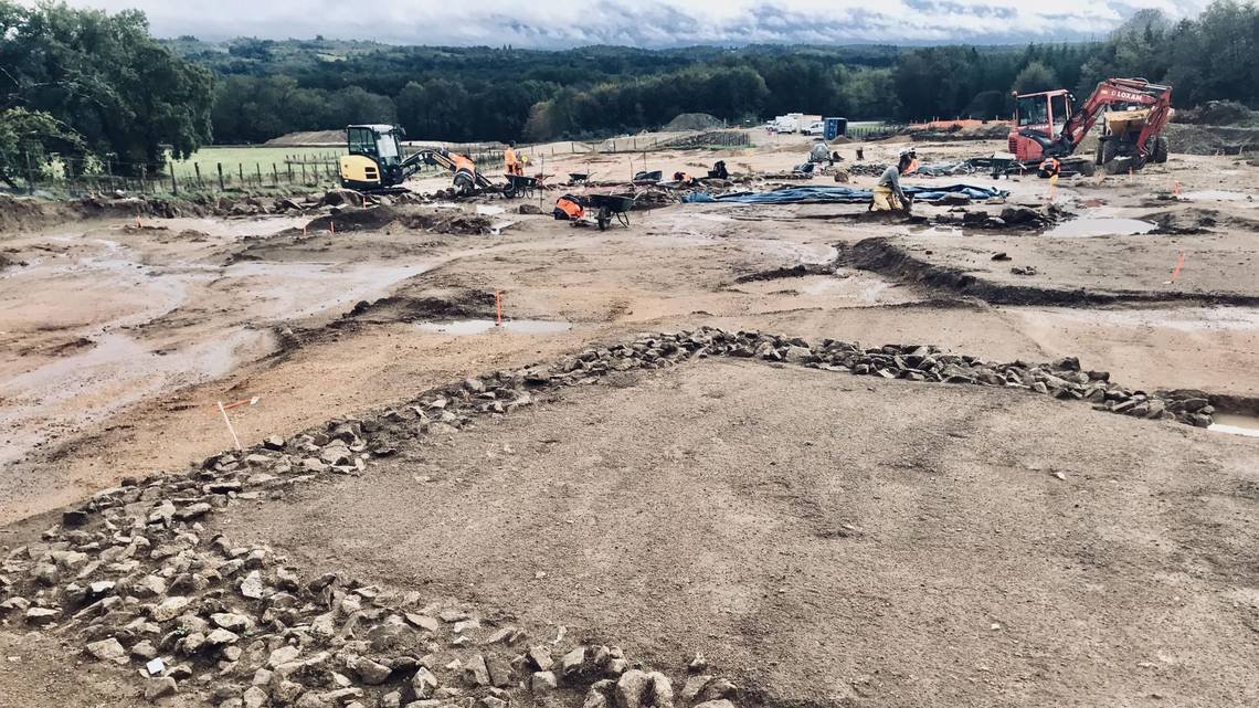 Antikes römisches Denkmal – rund um eine mit Schätzen gefüllte Quelle – in Frankreich gefunden. Sehen Sie es